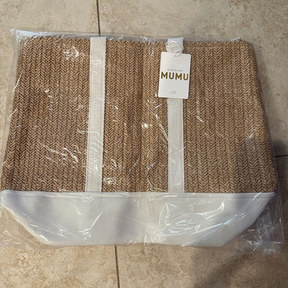 NWT Show Me Your Mumu Sunseeker Tote FACTORY SEALED - Picture 3 of 5